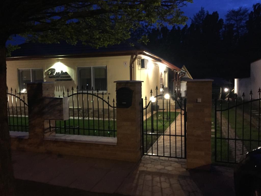 Regina Delux Apartman Gyula Exterior foto