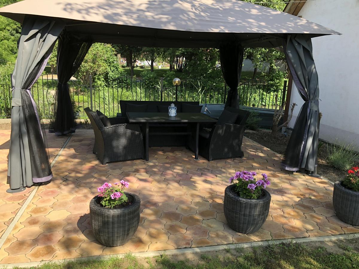 Regina Delux Apartman Gyula Exterior foto